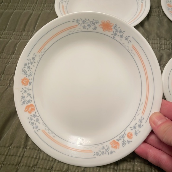 CORELLE Vintage Apricot Grove Bread & Butter Plates Set of 7 USA Great Condition - Picture 3 of 8